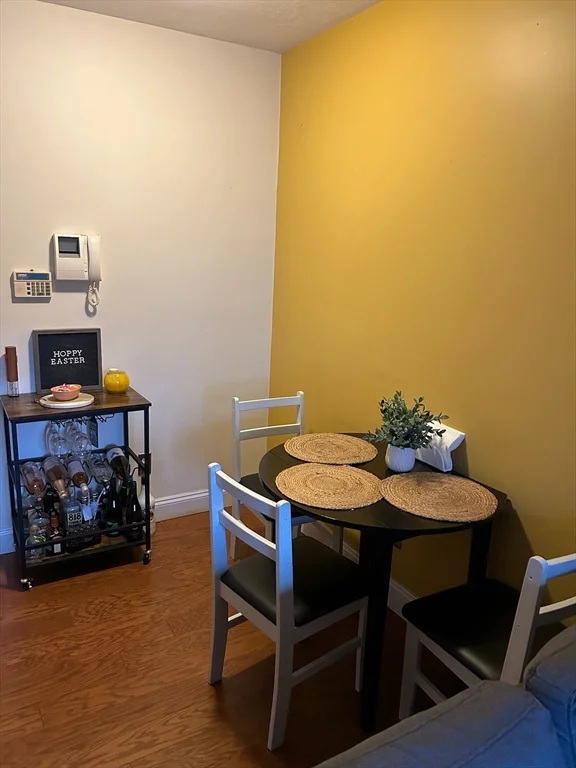 3 bed, 2 bath apartment for rent at 111 West 8th St Unit 1, South Boston — photo 4 of 21