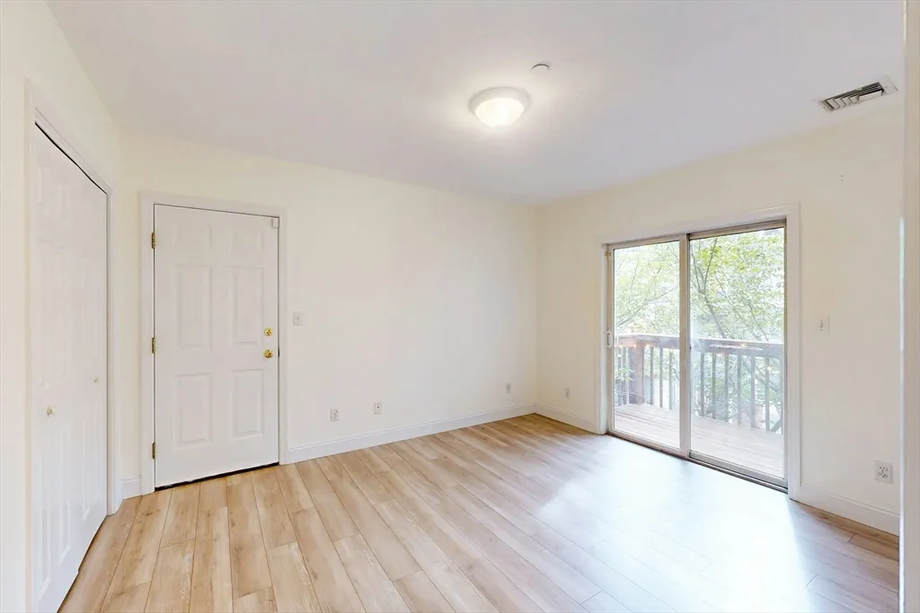 3 bed, 2 bath apartment for rent at 111 West 8th St Unit 2-J, South Boston — photo 14 of 20