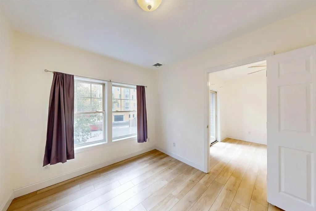 3 bed, 2 bath apartment for rent at 111 West 8th St Unit 2-J, South Boston — photo 19 of 20