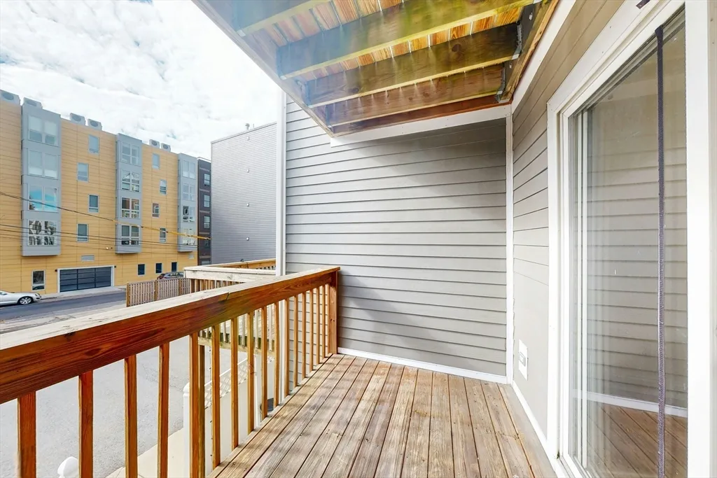 3 bed, 2 bath apartment for rent at 111 West 8th St Unit 2-J, South Boston — photo 5 of 20