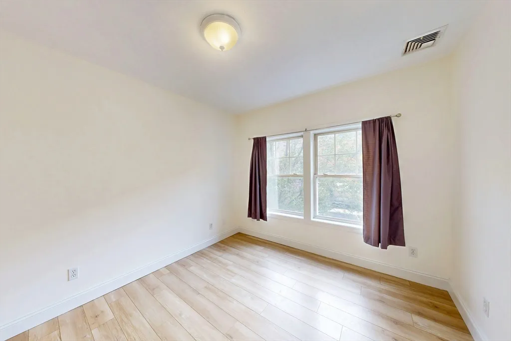 3 bed, 2 bath apartment for rent at 111 West 8th St Unit 2-J, South Boston — photo 18 of 20