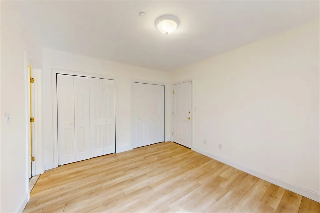 3 bed, 2 bath apartment for rent at 111 West 8th St Unit 2-J, South Boston — photo 15 of 20