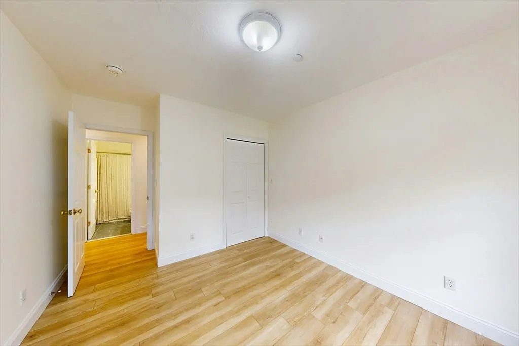 3 bed, 2 bath apartment for rent at 111 West 8th St Unit 2-J, South Boston — photo 17 of 20