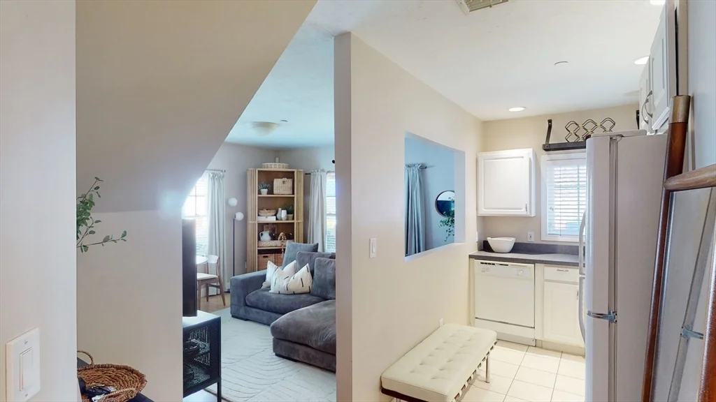 2 bed, 1 bath apartment for rent at 111 West 8th St Unit E, South Boston — photo 5 of 20