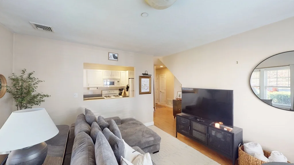 2 bed, 1 bath apartment for rent at 111 West 8th St Unit E, South Boston — photo 3 of 20