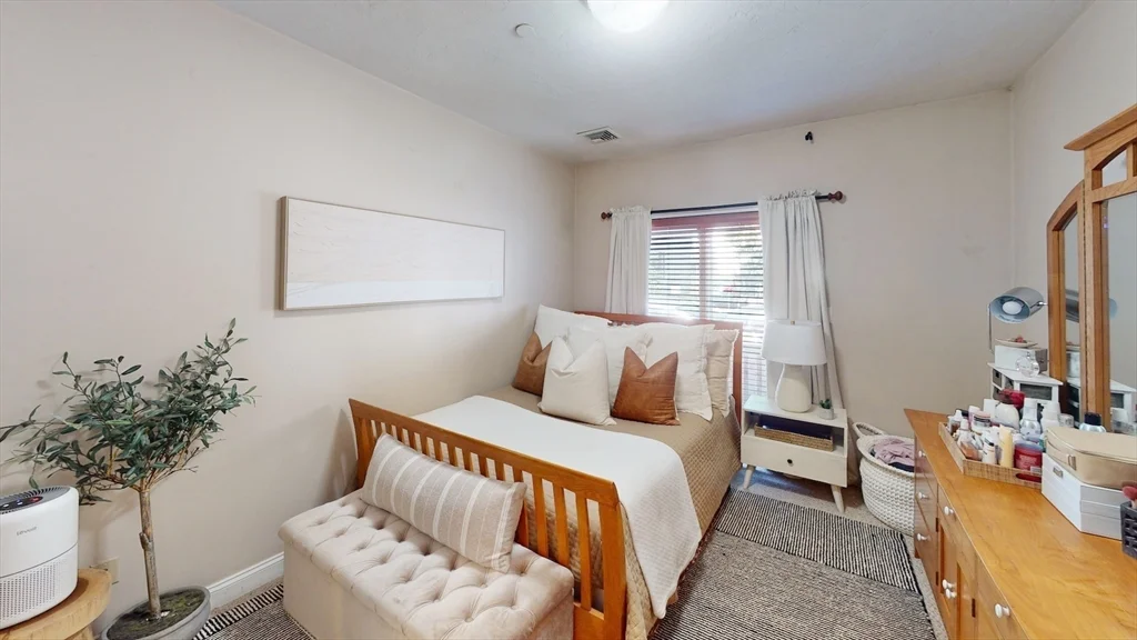 2 bed, 1 bath apartment for rent at 111 West 8th St Unit E, South Boston — photo 8 of 20