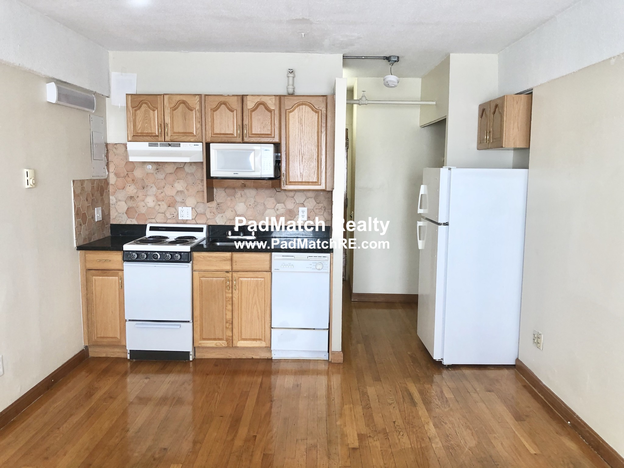 Studio bed, 1 bath apartment for rent at 1110 Commonwealth Ave Unit 217, Brighton — photo 1 of 15