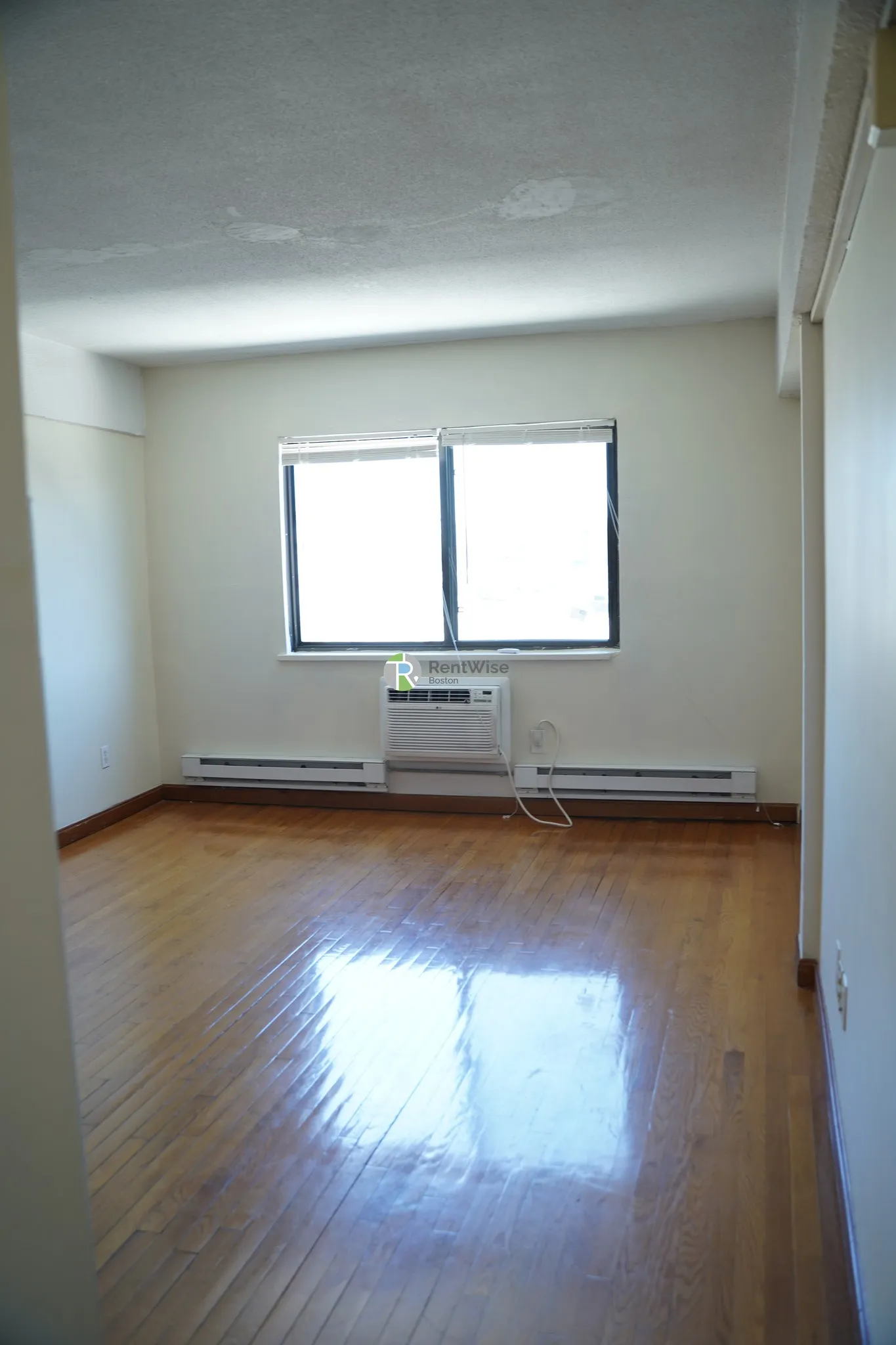 Studio bed, 1 bath apartment for rent at 1110 Commonwealth Ave Unit 218, Brighton