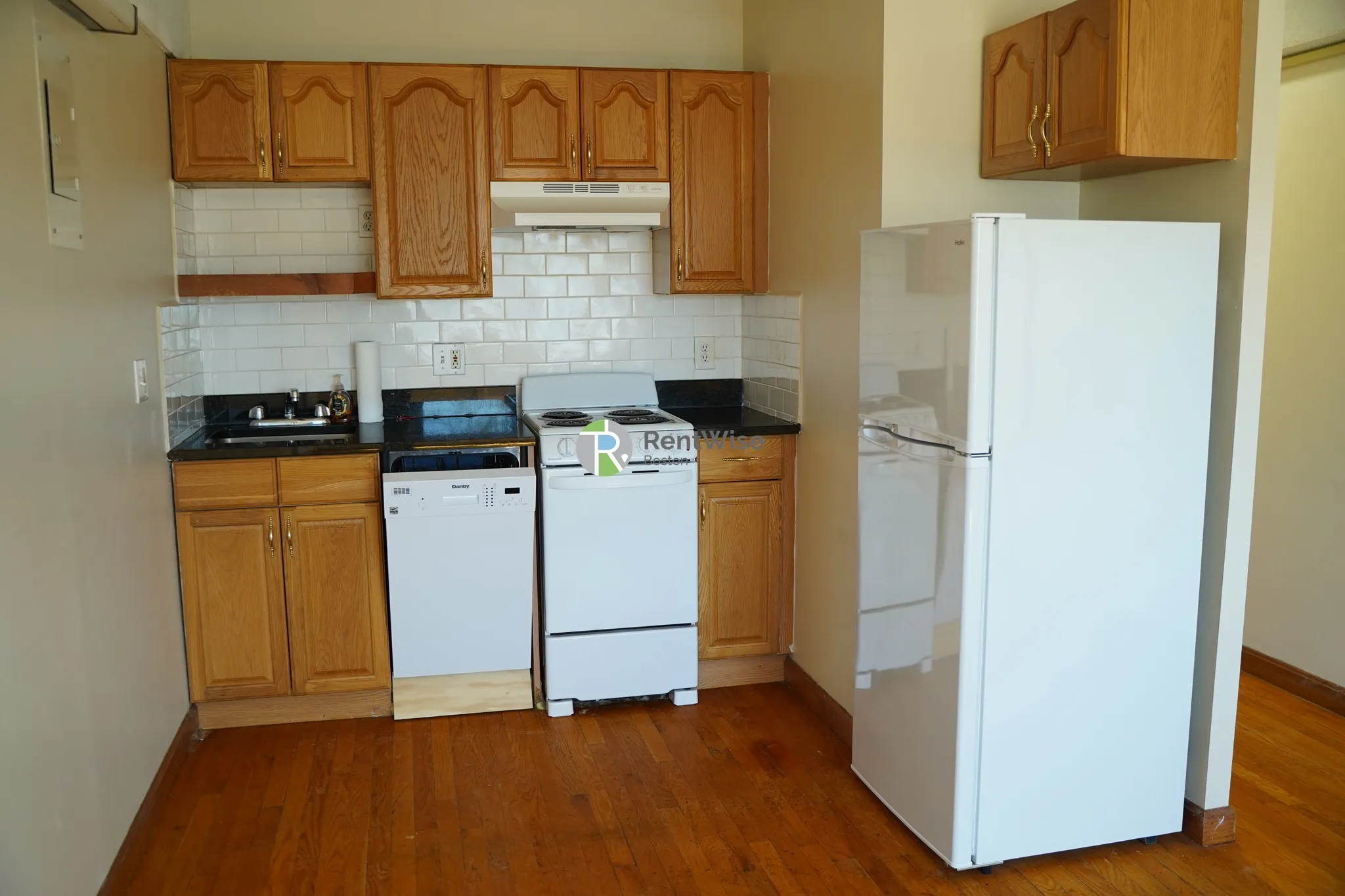Studio bed, 1 bath apartment for rent at 1110 Commonwealth Ave Unit 218, Brighton — photo 7 of 11
