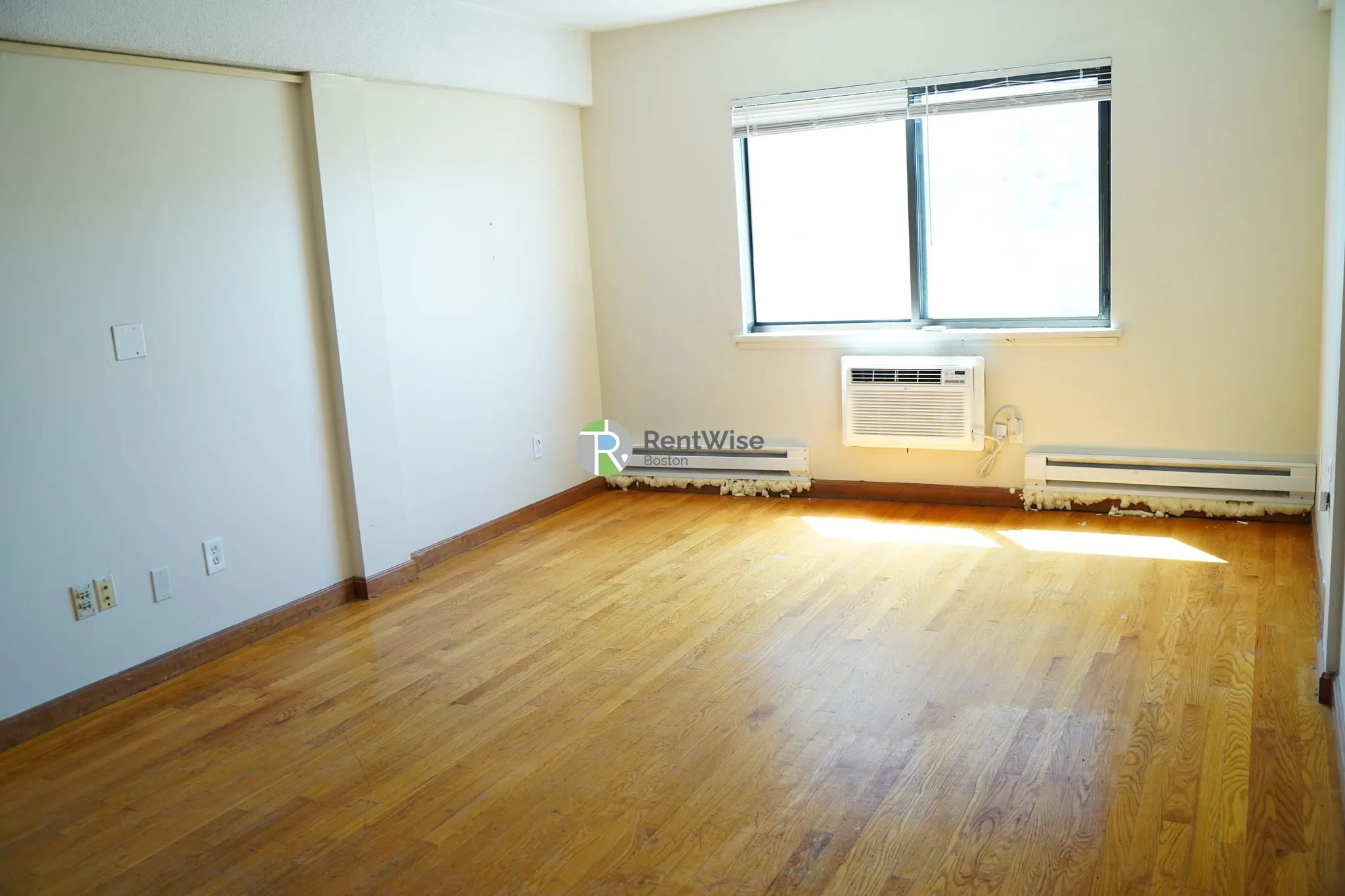 Studio bed, 1 bath apartment for rent at 1110 Commonwealth Ave Unit 218, Brighton — photo 8 of 11