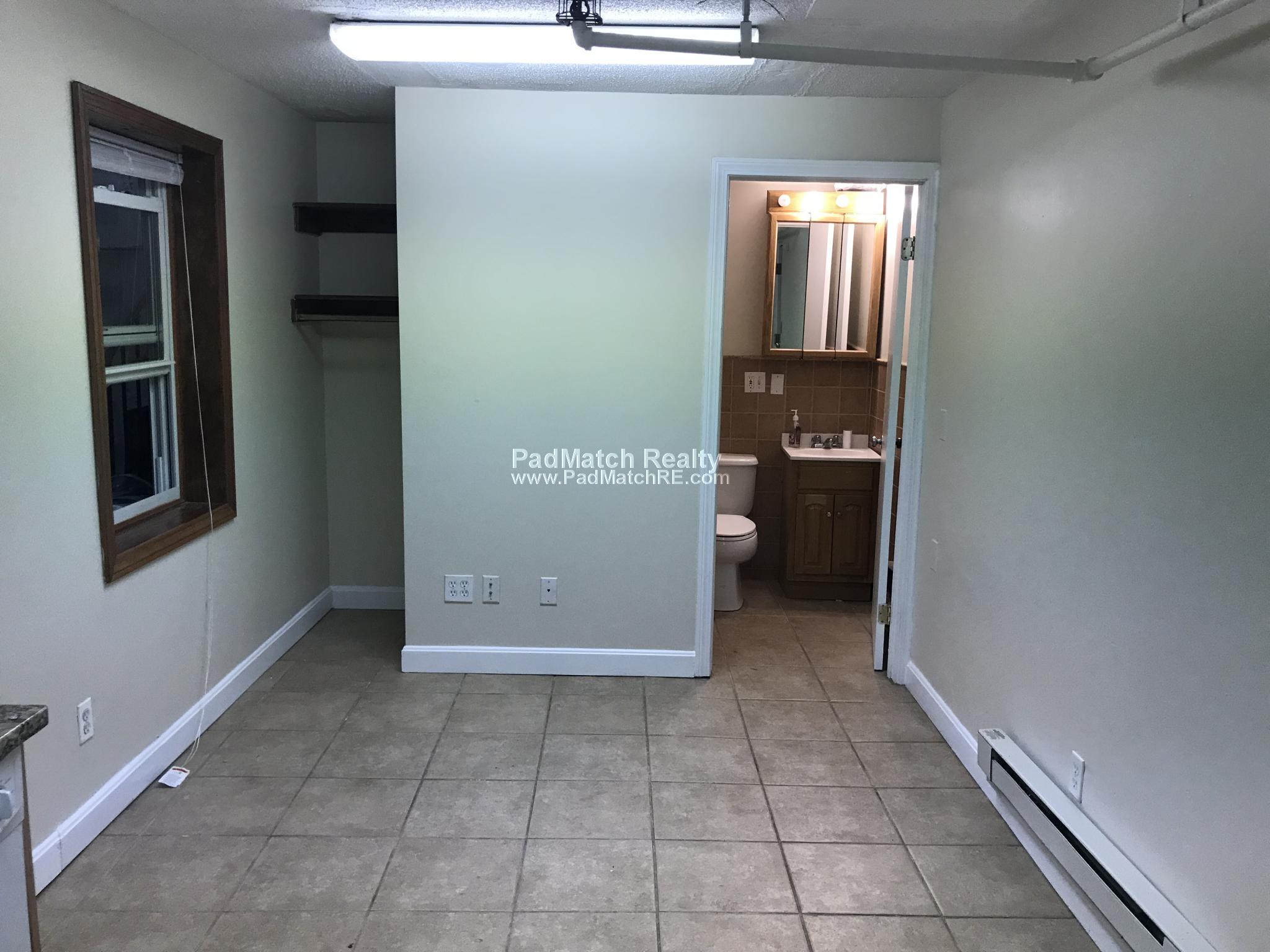 Studio bed, 1 bath apartment for rent at 1110 Commonwealth Ave Unit B1, Brighton — photo 2 of 9