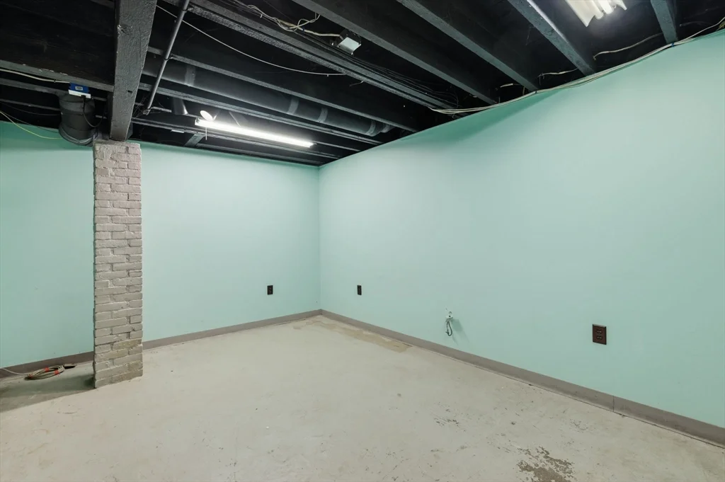 3 bed, 2 bath apartment for rent at 1110 Washington St, South End — photo 31 of 42