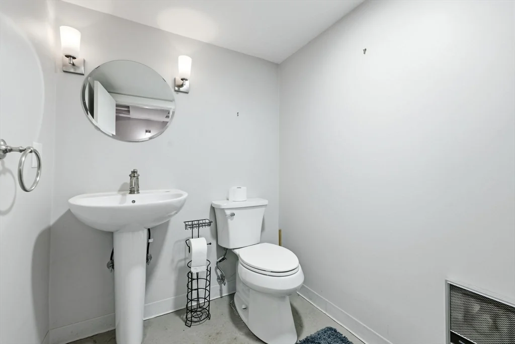 3 bed, 2 bath apartment for rent at 1110 Washington St, South End — photo 33 of 42