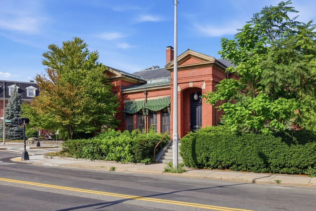 3 bed, 2 bath apartment for rent at 1110 Washington St, South End — photo 37 of 42