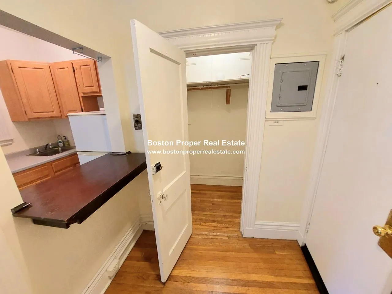 Studio bed, 1 bath apartment for rent at 1111 Boylston St Unit 34, Fenway — photo 4 of 8