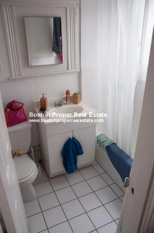 Studio bed, 1 bath apartment for rent at 1111 Boylston St Unit 37, Fenway — photo 3 of 12