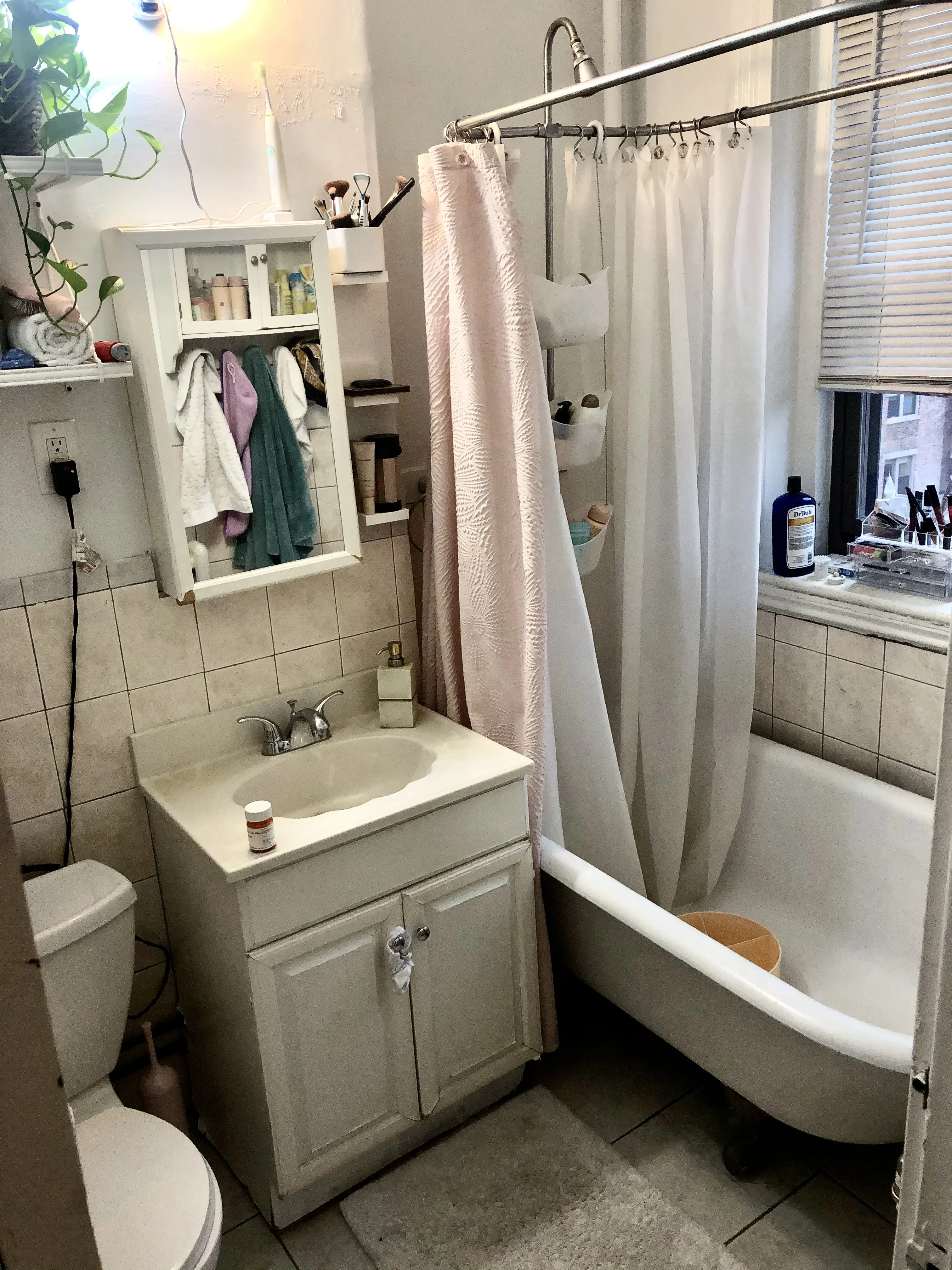Studio bed, 1 bath apartment for rent at 1111 Boylston St Unit 44, Fenway — photo 3 of 6