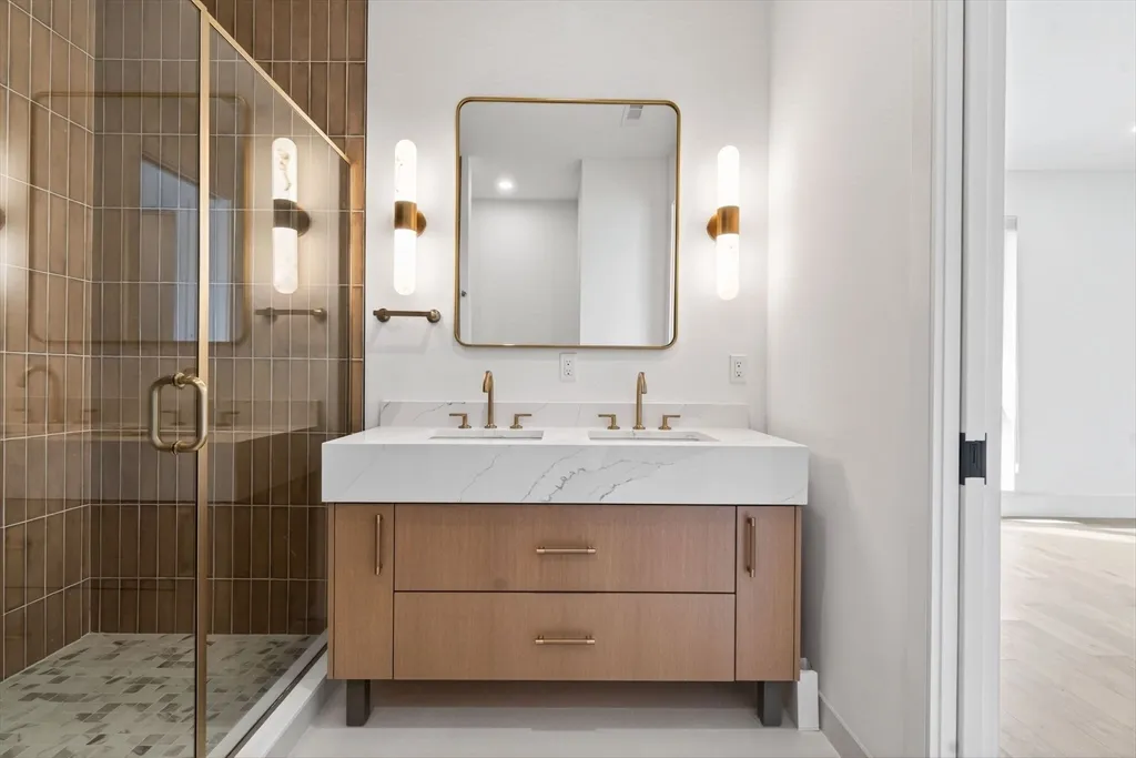 2 bed, 2 bath apartment for rent at 1114 Beacon Unit 101, Newton Highlands — photo 14 of 29