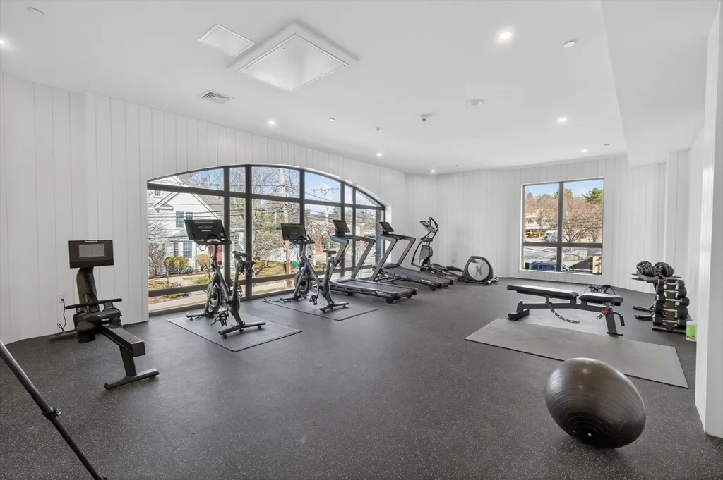 2 bed, 2 bath apartment for rent at 1114 Beacon Unit 101, Newton Highlands — photo 21 of 29