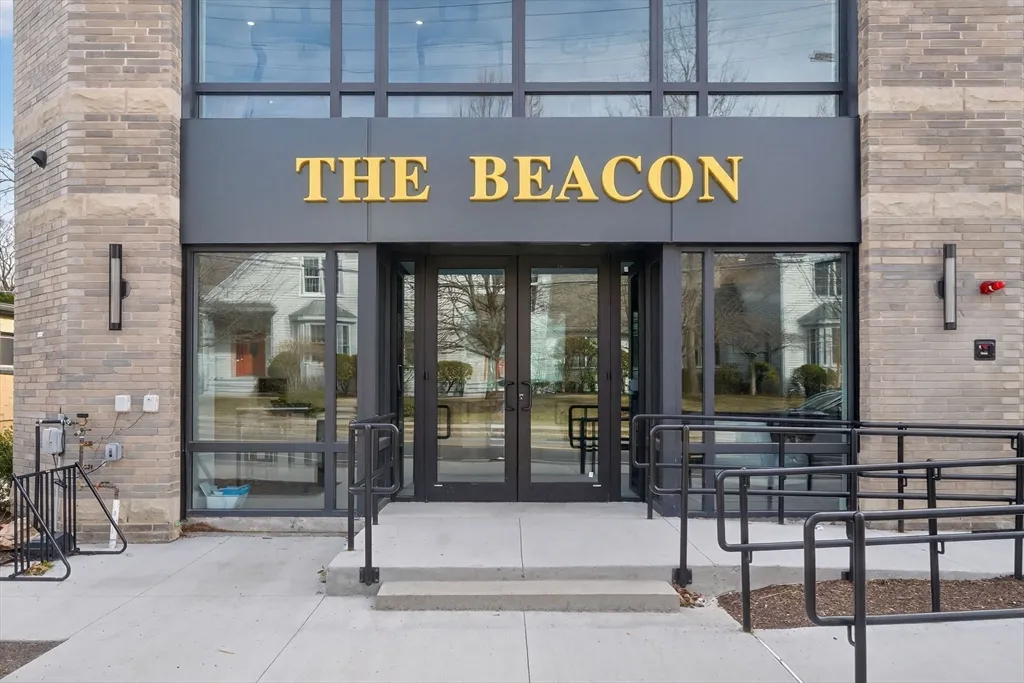 2 bed, 2 bath apartment for rent at 1114 Beacon Unit 101, Newton Highlands — photo 24 of 29