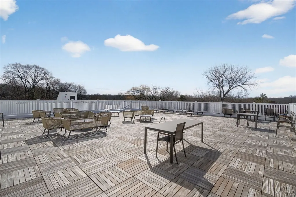 2 bed, 2 bath apartment for rent at 1114 Beacon Unit 101, Newton Highlands — photo 22 of 29