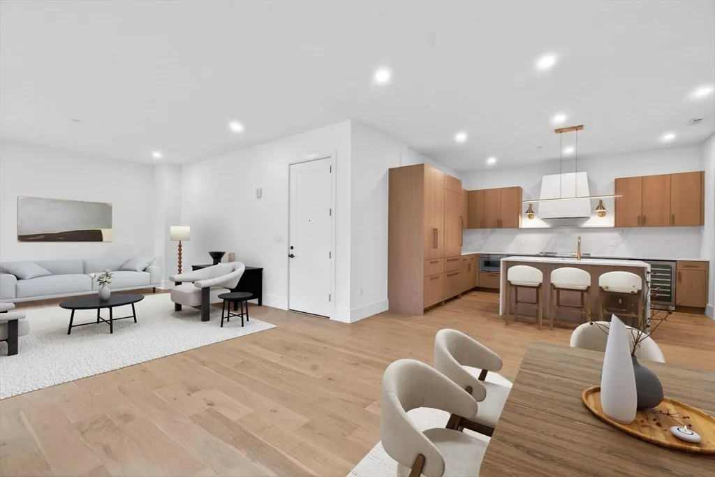 2 bed, 2 bath apartment for rent at 1114 Beacon Unit 101, Newton Highlands — photo 1 of 29