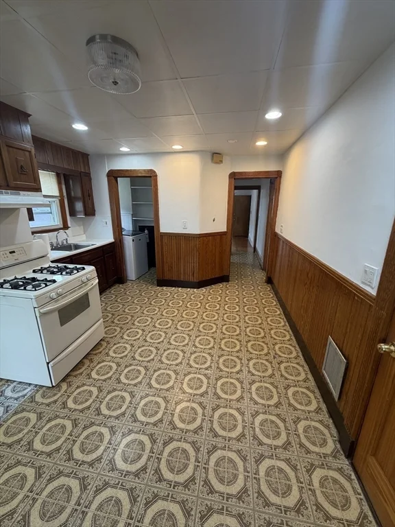 3 bed, 1 bath apartment for rent at 1114 Bennington St Unit 3, East Boston — photo 17 of 26