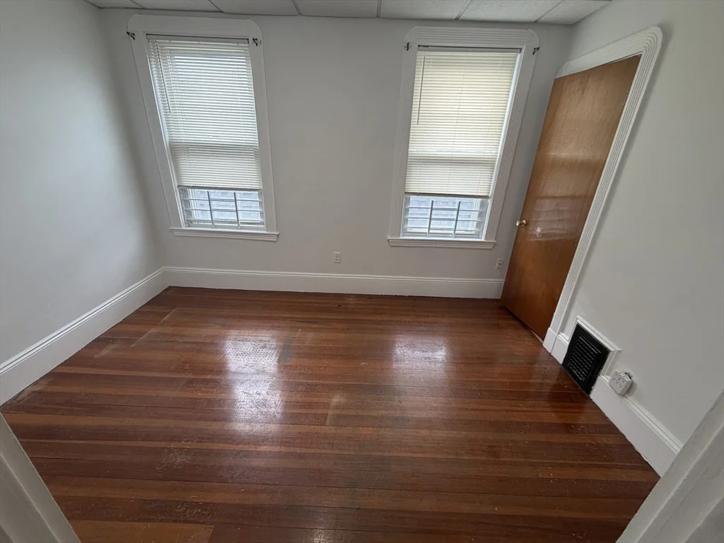 3 bed, 1 bath apartment for rent at 1114 Bennington St Unit 3, East Boston — photo 15 of 26