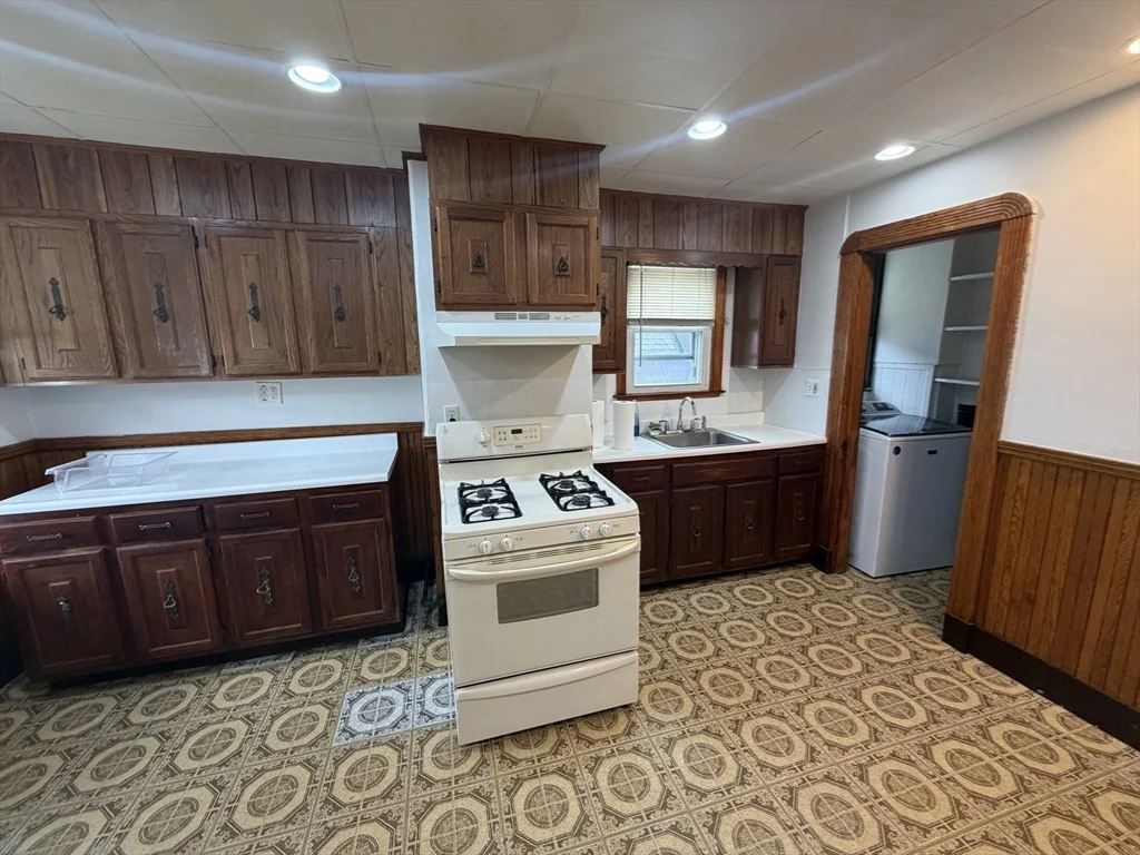 3 bed, 1 bath apartment for rent at 1114 Bennington St Unit 3, East Boston — photo 18 of 26