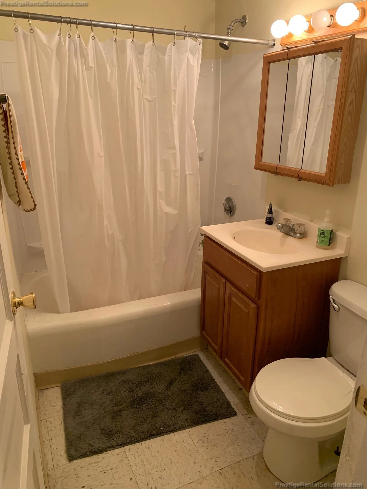 Studio bed, 1 bath apartment for rent at 1114 Commonwealth Ave Unit B, Allston — photo 5 of 8