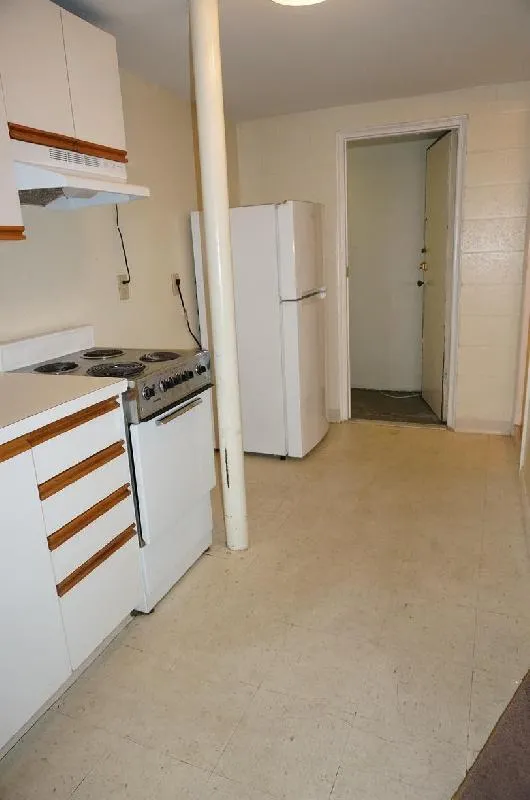 Studio bed, 1 bath apartment for rent at 1114 Commonwealth Ave Unit B1, Allston — photo 4 of 8