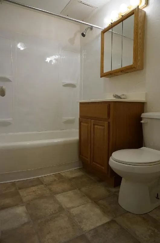 Studio bed, 1 bath apartment for rent at 1114 Commonwealth Ave Unit B1, Allston — photo 6 of 8