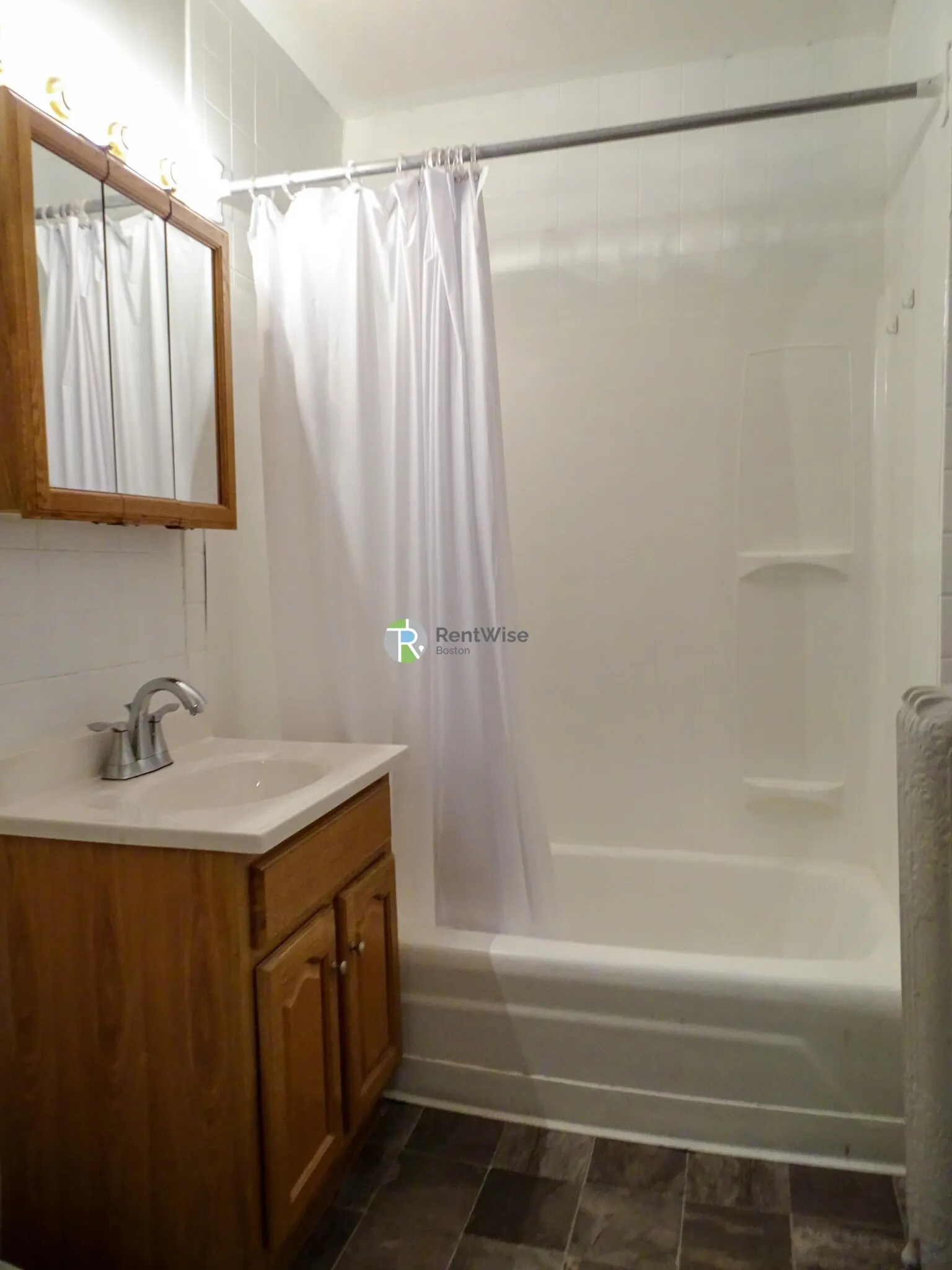 2 bed, 1 bath apartment for rent at 1116 Commonwealth Ave Unit 2, Allston — photo 9 of 10