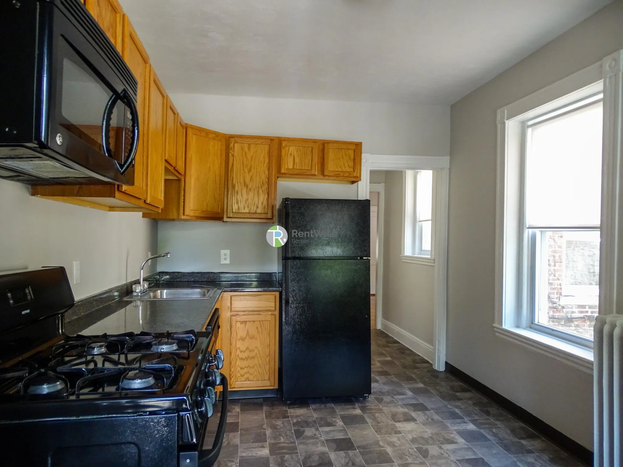 2 bed, 1 bath apartment for rent at 1116 Commonwealth Ave Unit 2, Allston — photo 4 of 10