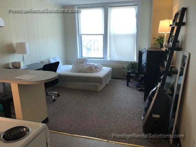 Studio bed, 1 bath apartment for rent at 1116 Commonwealth Ave Unit 5, Allston