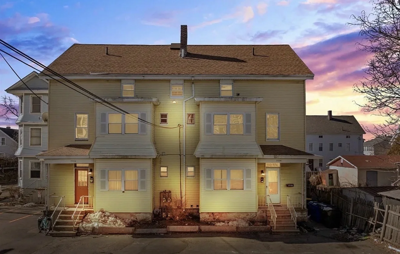 2 bed, 2 bath apartment for rent at 1116 N Main St Unit 2, Fall River