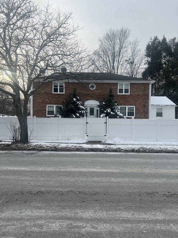 3 bed, 1 bath apartment for rent at 1117 Chestnut St Unit 2, Newton Upper Falls — photo 1 of 16