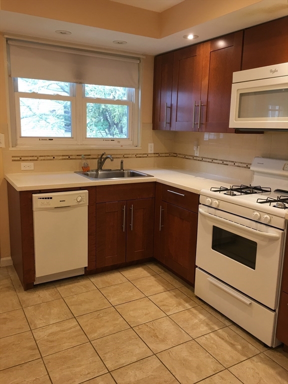 3 bed, 1 bath apartment for rent at 1117 Chestnut St Unit 2, Newton Upper Falls — photo 5 of 16