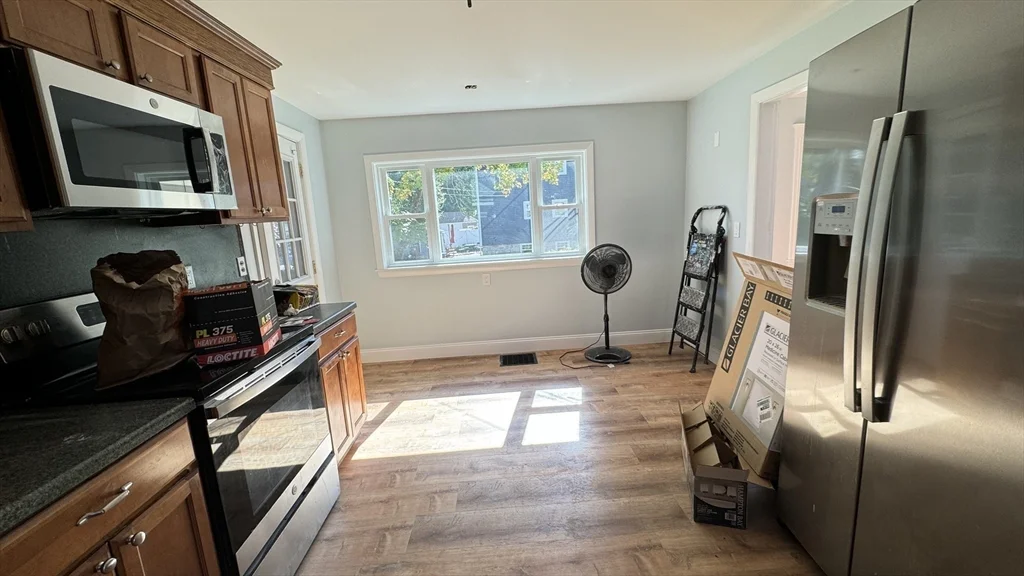 2 bed, 1 bath apartment for rent at 1117 Main St Unit 1, Melrose — photo 6 of 12