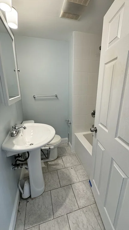 2 bed, 1 bath apartment for rent at 1117 Main St Unit 1, Melrose — photo 8 of 12