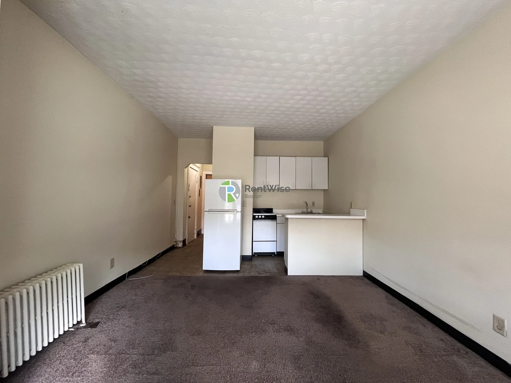 Studio bed, 1 bath apartment for rent at 1118 Commonwealth Ave Unit 1, Allston — photo 2 of 12