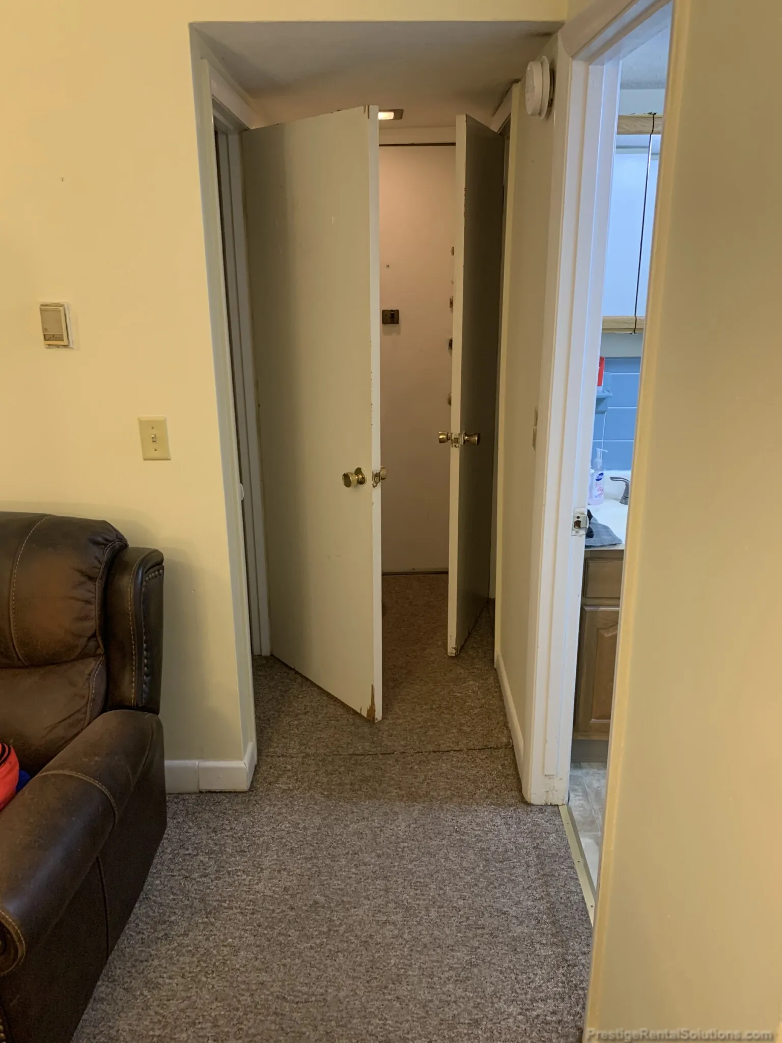Studio bed, 1 bath apartment for rent at 1118 Commonwealth Ave Unit A, Allston — photo 4 of 10