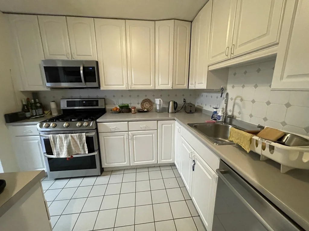 4 bed, 2 bath apartment for rent at 111A Centre St Unit 111A, Coolidge Corner — photo 3 of 11