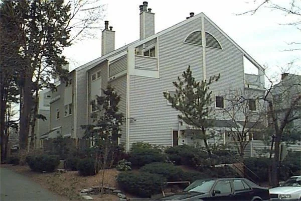 4 bed, 2 bath apartment for rent at 111A Centre St Unit 111A, Coolidge Corner — photo 5 of 11