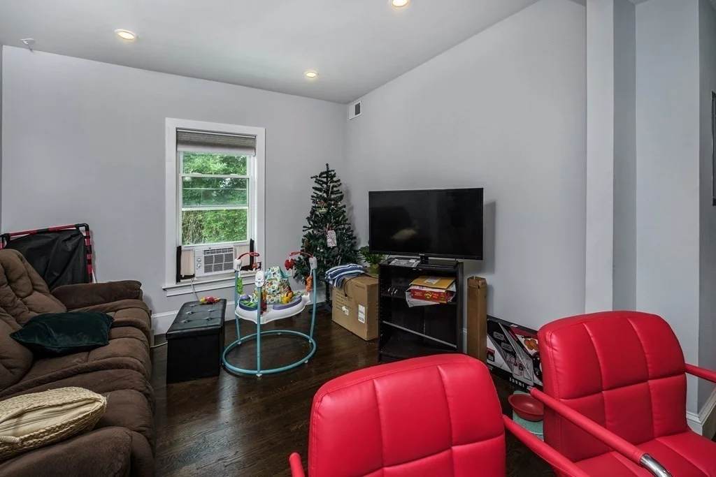 3 bed, 2 bath apartment for rent at 112 Glen St Unit 116, East Somerville — photo 3 of 17