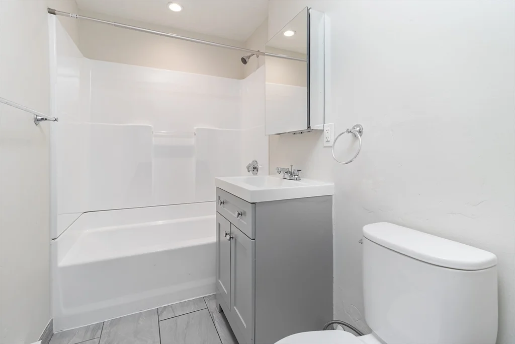 2 bed, 1 bath apartment for rent at 112 Adams St Unit 3R, Dorchester — photo 11 of 13