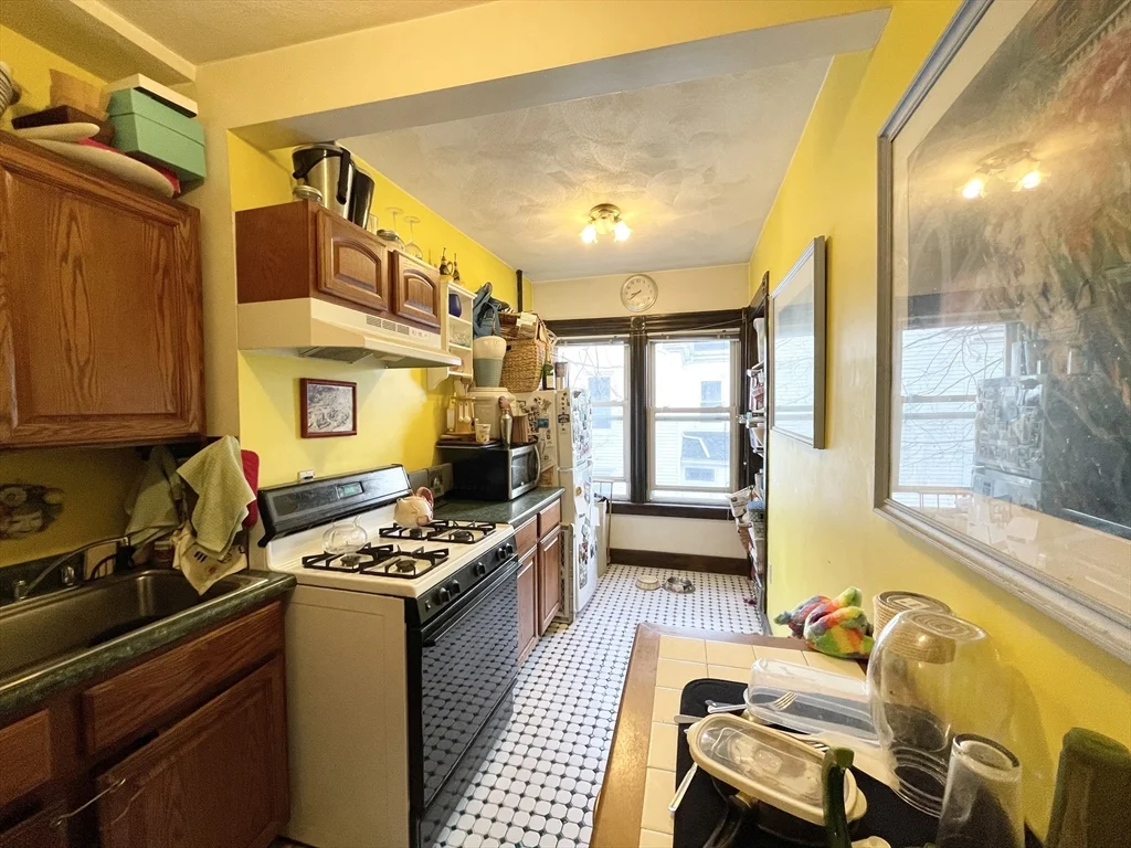 2 bed, 1 bath apartment for rent at 112 Allston St Unit 2, Allston — photo 2 of 10