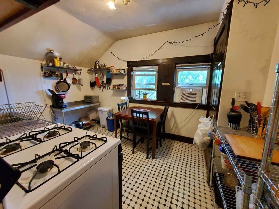 1 bed, 1 bath apartment for rent at 112 Allston St Unit 4, Allston — photo 2 of 9