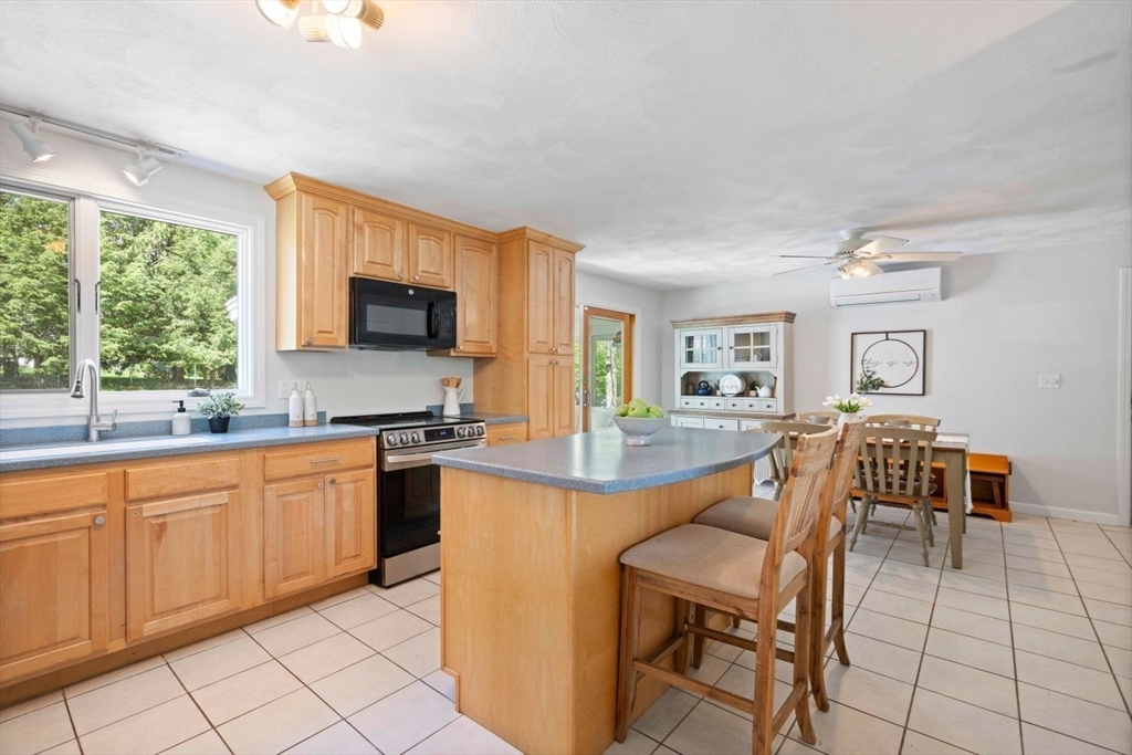 3 bed, 2 bath apartment for rent at 112 Argilla Rd, Andover — photo 3 of 30