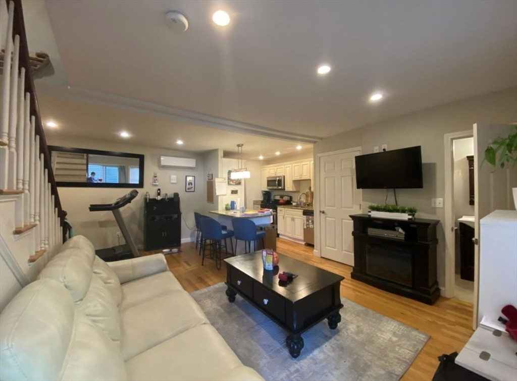 1 bed, 1 bath apartment for rent at 112 Brookside Ave Unit CH, Jamaica Plain — photo 2 of 13